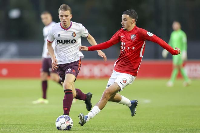 队出战双打 队出战双打